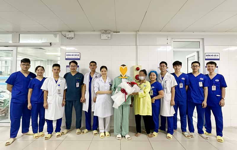 Chàng trai 21 tuổi nguy kịch do sốc nhiệt khi đi xe máy về quê giữa trưa nắng